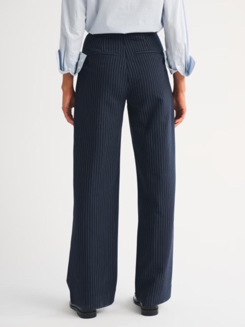 Abrocrombie & Fitch Sloane Tailored Wide Leg Pant in Dark Indigo Pinstripe Size